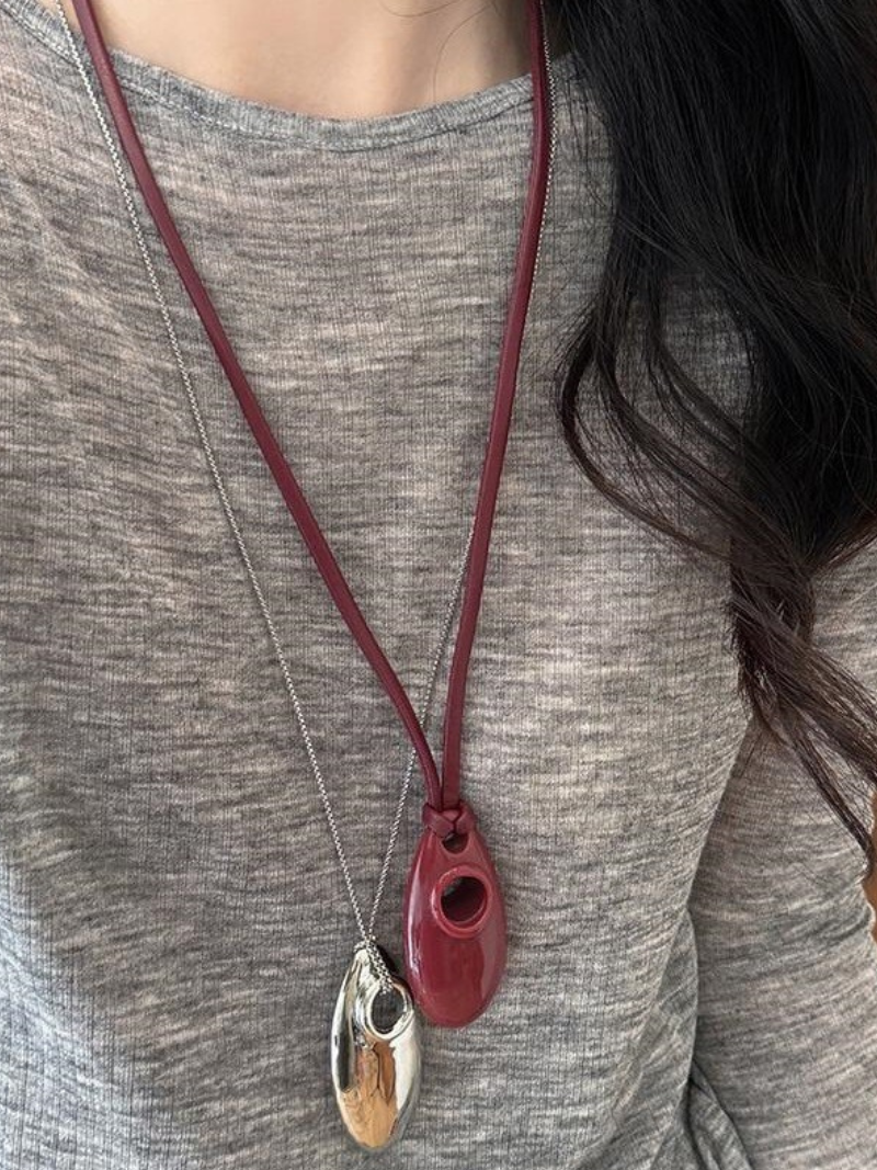 Women’s Bold & Beautiful Geometric Oval Pendant Necklace
