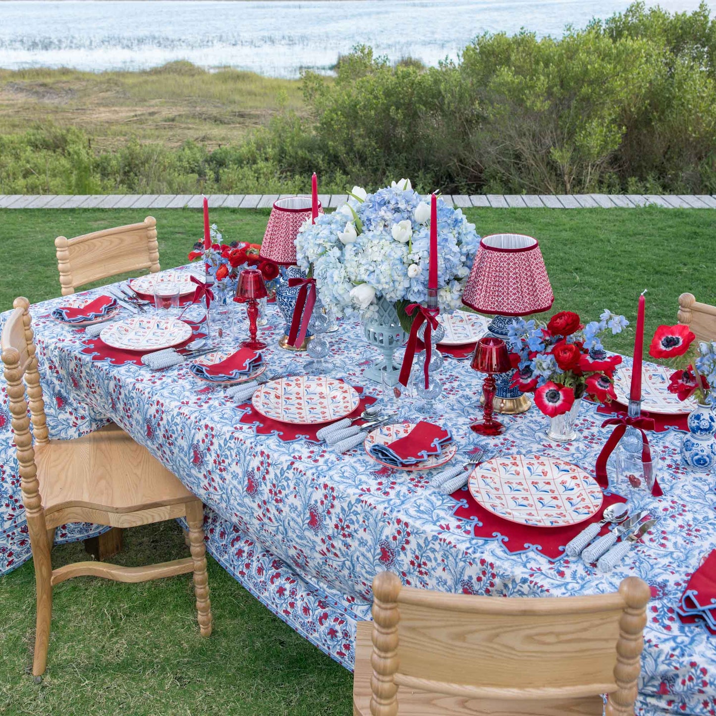 Blue & Red Floral Trellis Dinner Plates (Set of 4)