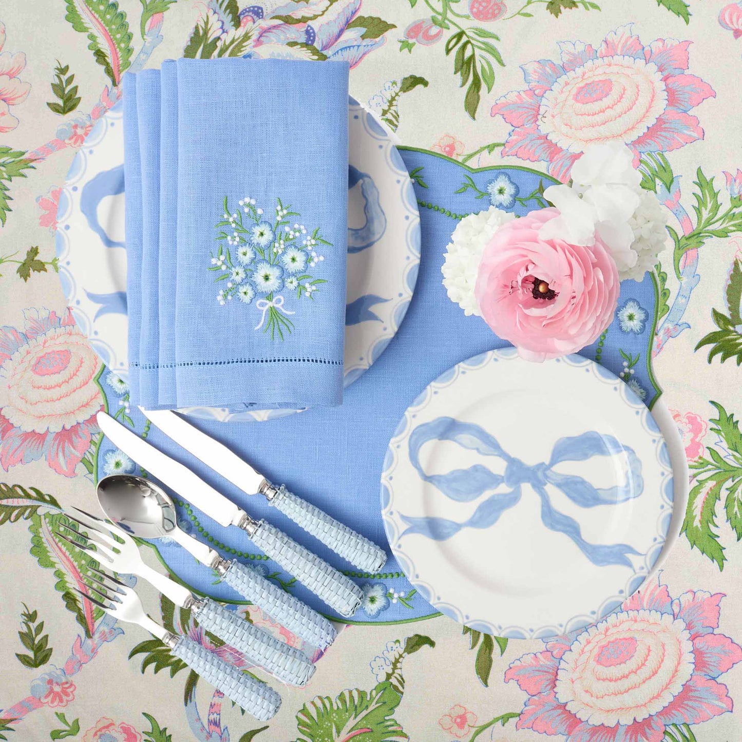 Marilyn Blue Bow Starter Plate