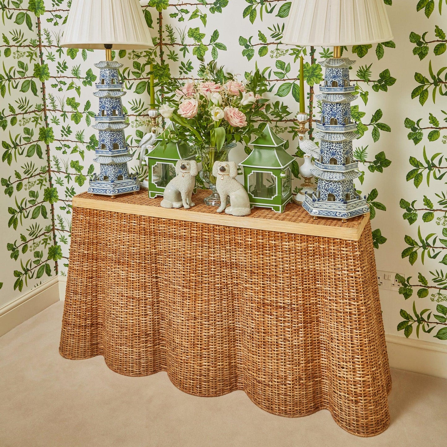 Chinoiserie Pagoda Lamp