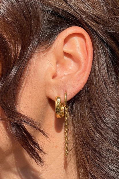 18k Kira Drop Chain Huggie Hoop EARRING