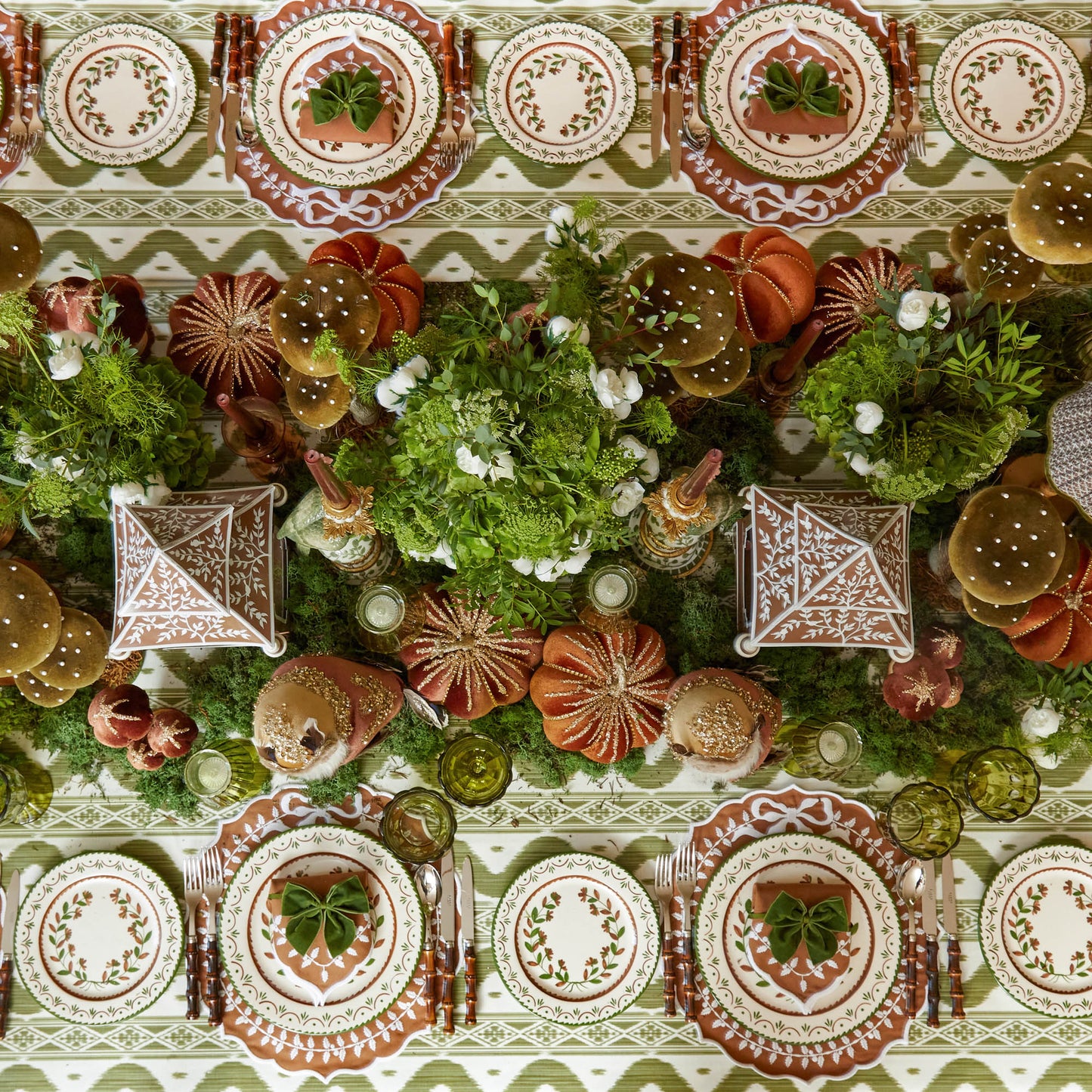 Chocolate Bow Laurel Napkins (Set of 4)