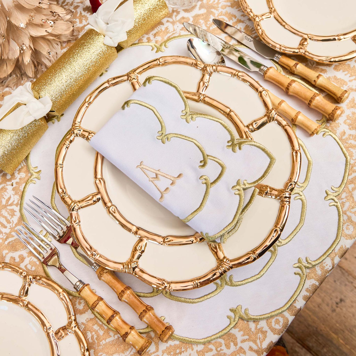 White & Gold Amanda Napkins (Set of 4)