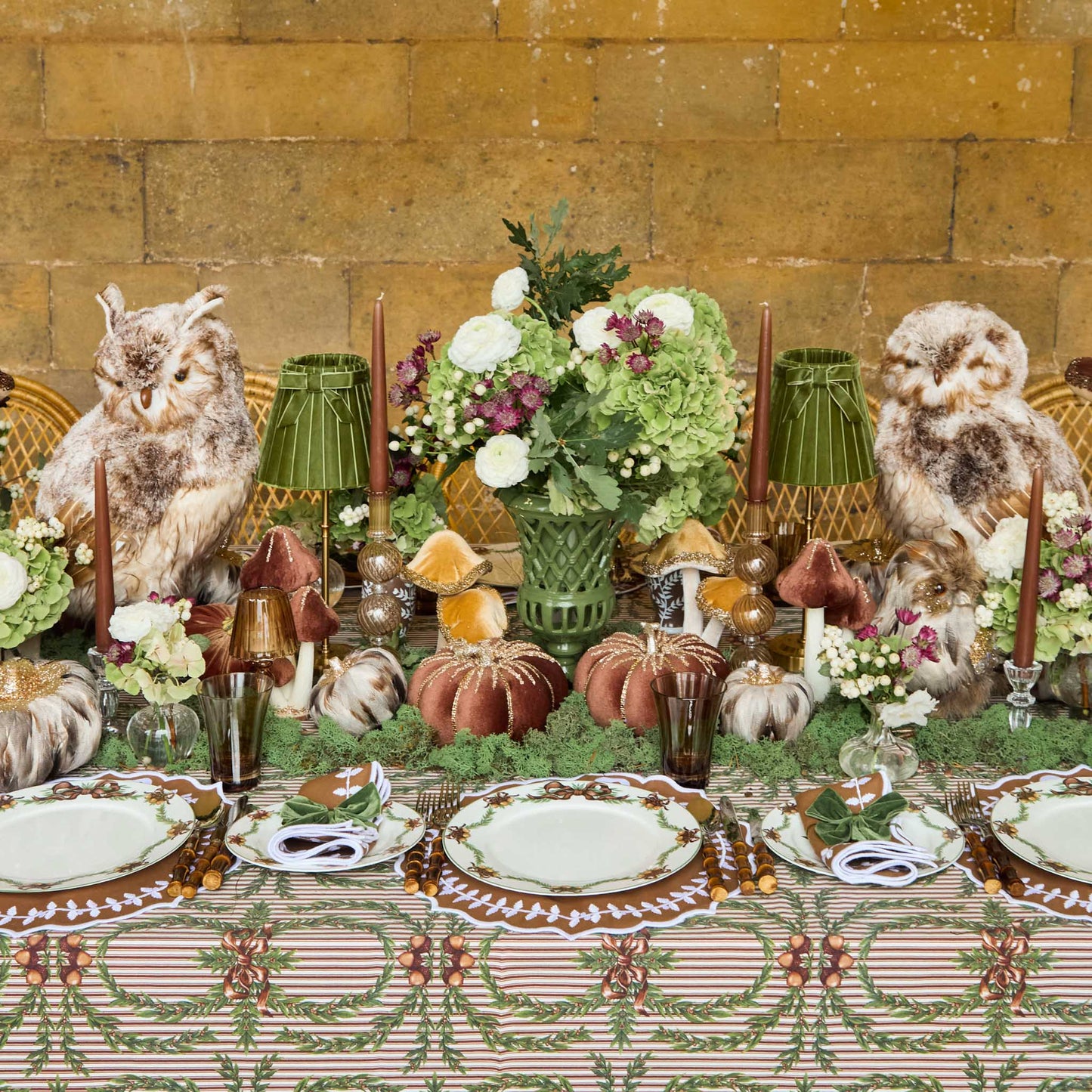 Chocolate Bow Laurel Placemats (Set of 4)