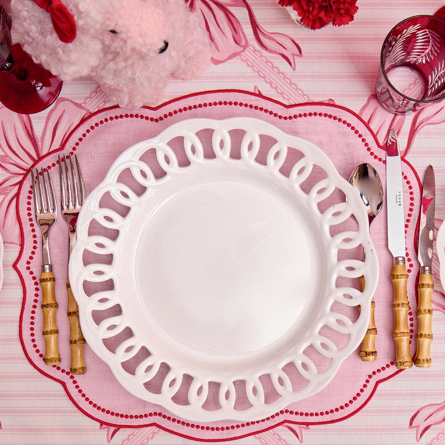 White Lace Dinner Plates (Set of 4)