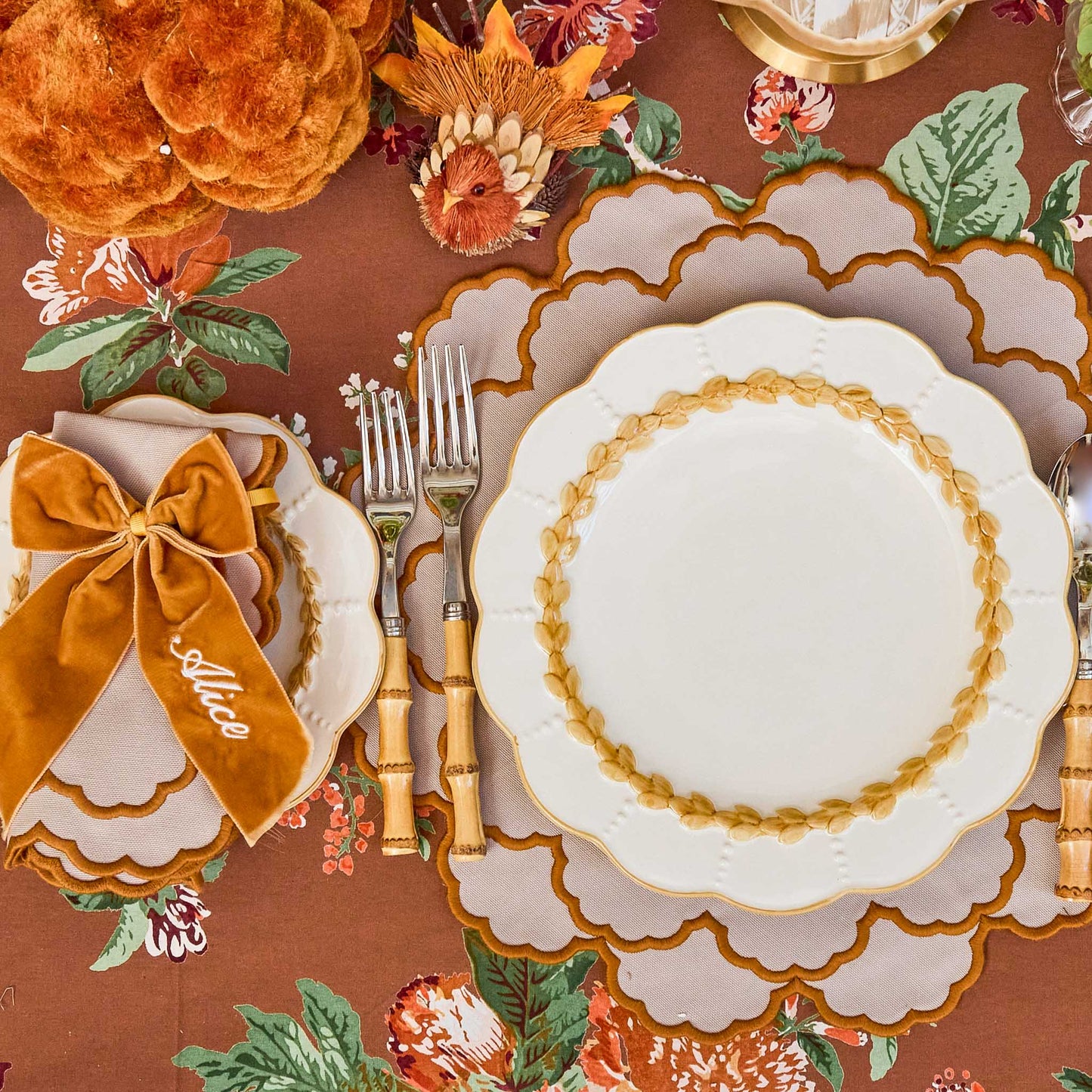 Putty Laurel Starter Plate