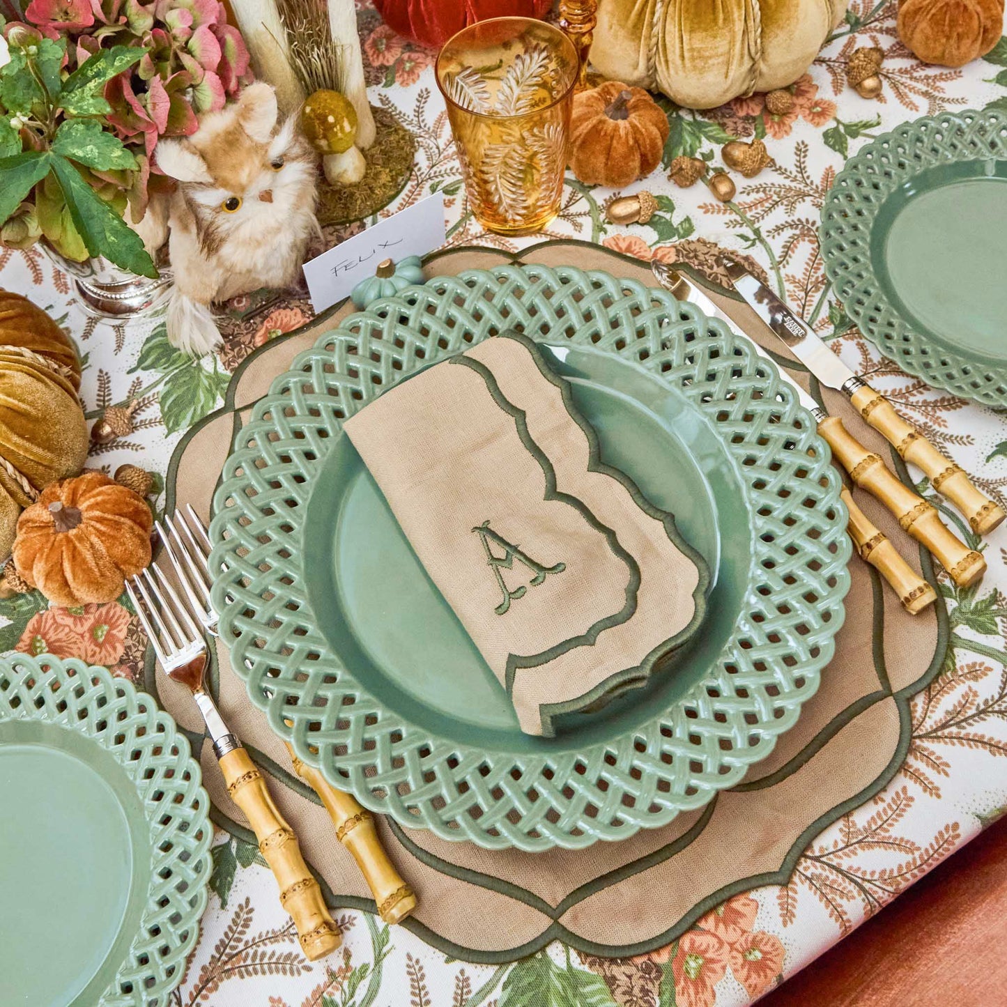 Sand & Green Elizabeth Placemats & Napkins (Set of 4)
