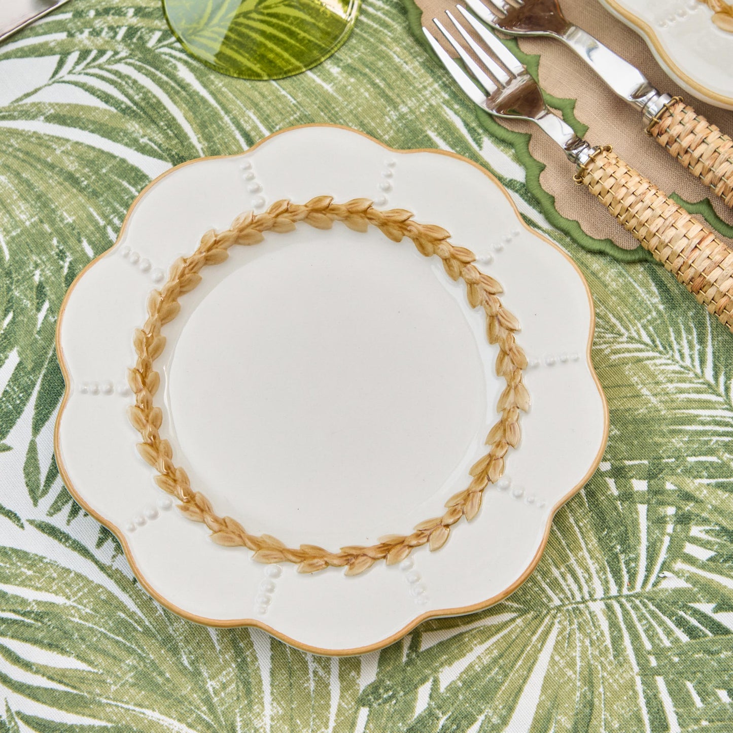 Putty Laurel Starter Plate