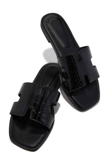 Elara Flat Slip On Sandals - Black Croc