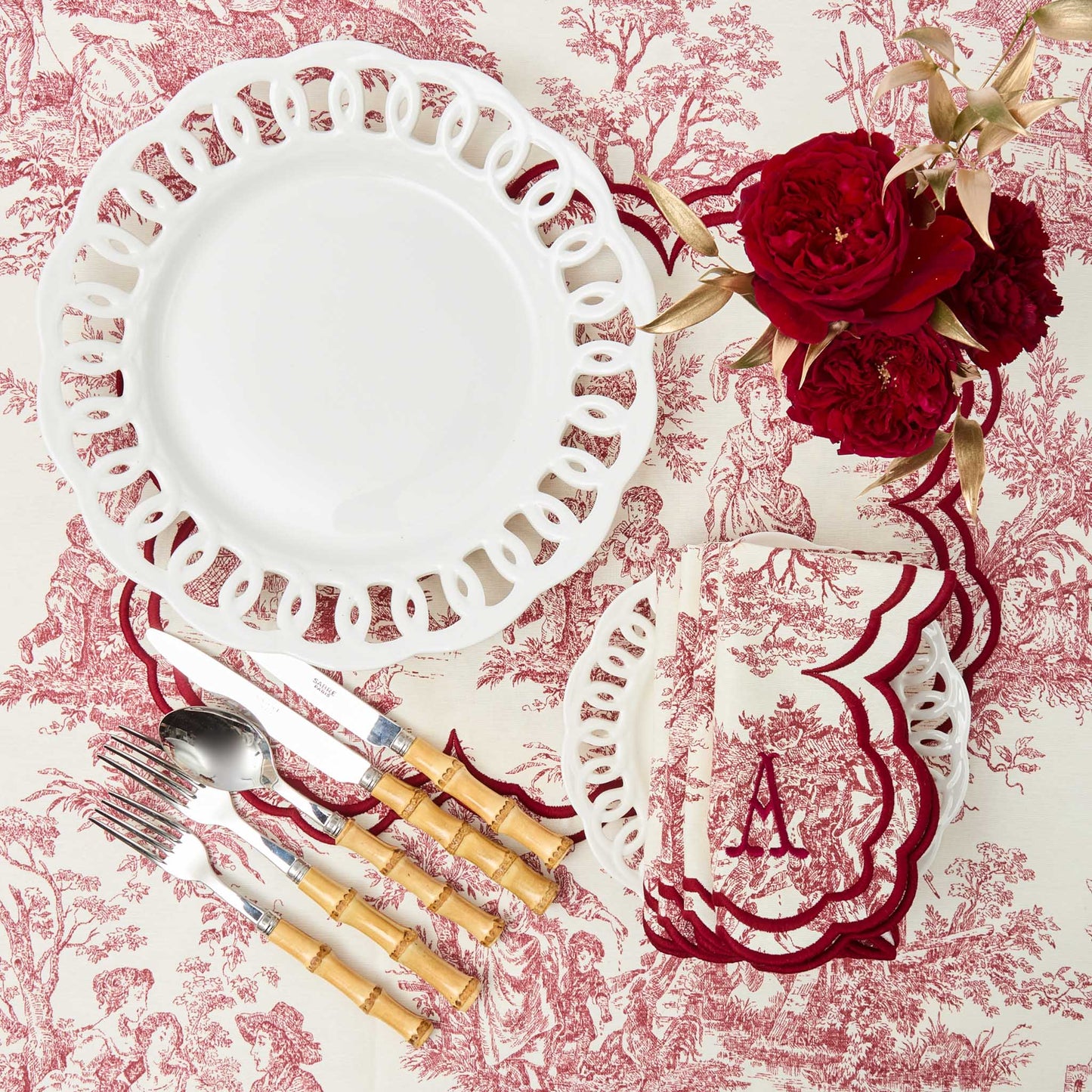 White Lace Dinner Plates (Set of 4)